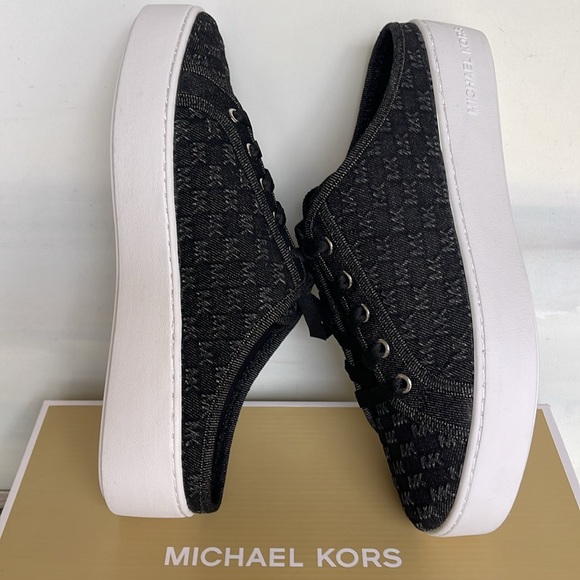 Michael Kors POPPY SLIDE SNEAKER MK DEBOSSED WASHED DENIM
49T4POFP3D Platforms - Picture 12 of 16